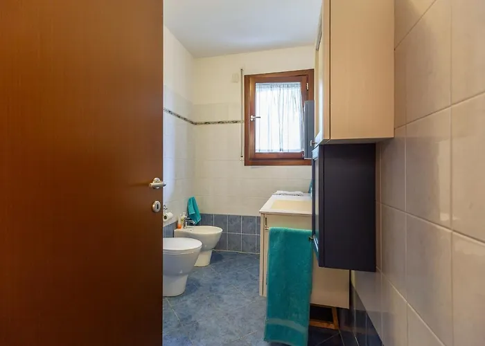 Accogliente Con Terrazzo E Vista Lägenhet