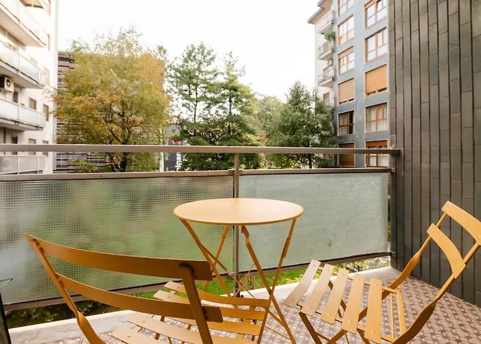 Luxury 1 Bedroom Apartment, Close To San Siro, Fiera And 10 Min Metro To Duomo *