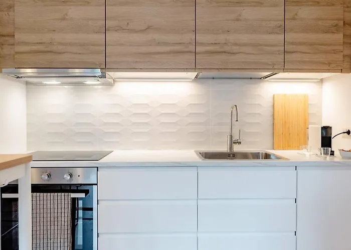 Luxury 1 Bedroom Apartment, Close To San Siro, Fiera And 10 Min Metro To Duomo شقة