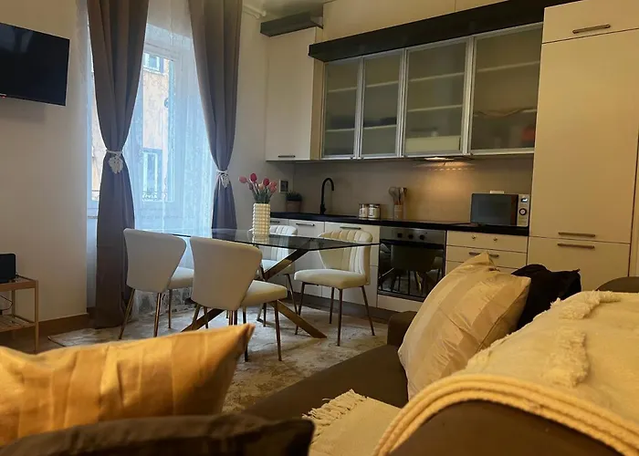 Regina In Bocconi Apartamento *