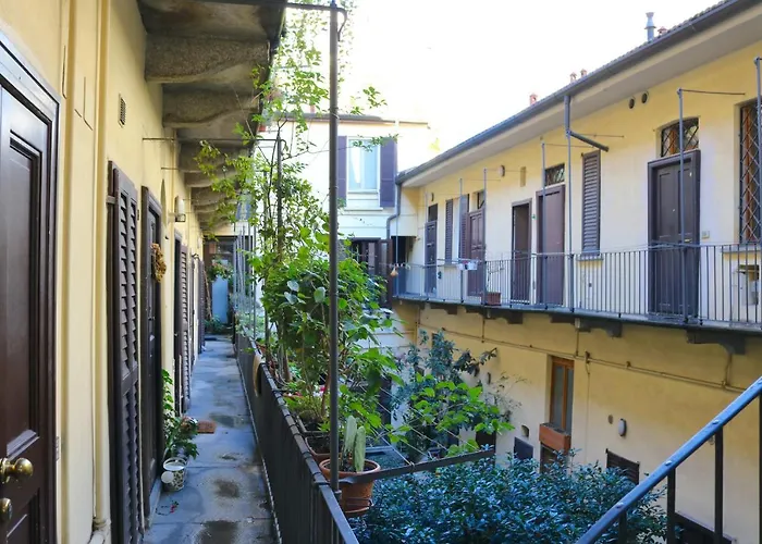 Charming In The Navigli District - 4 People *