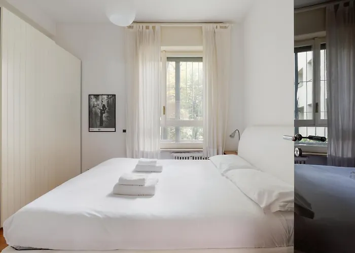 Guesthost - Buonarroti Bright *