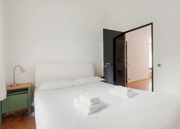 Guesthost - Buonarroti Bright 아파트 밀라노