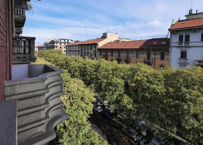 Adelaide Elegant Milano