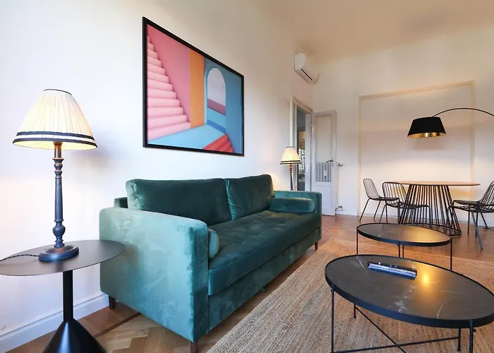 Adelaide Elegant Milano