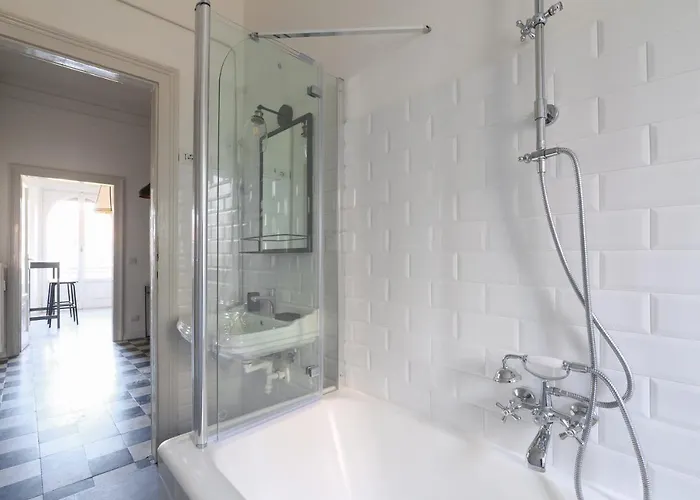 Adelaide Elegant Milano