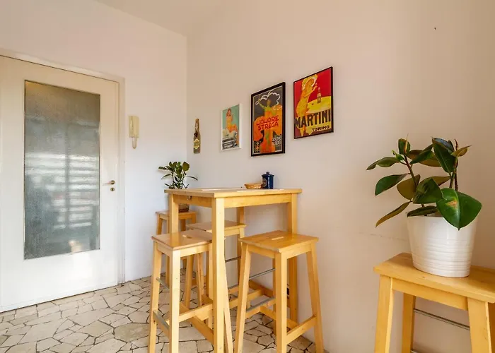 Palazzo Lombardia - Station - Bighome Apartment Mailand