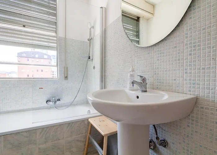 Palazzo Lombardia - Station - Bighome Apartment