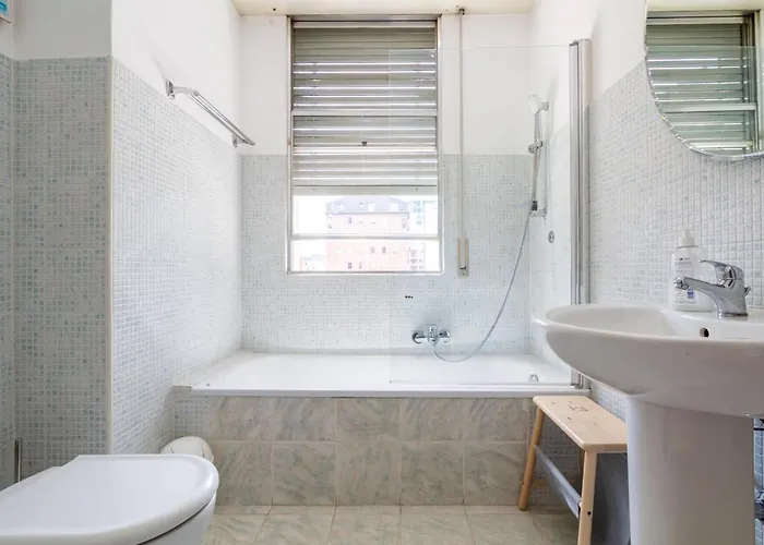 Palazzo Lombardia - Station - Bighome Apartment *