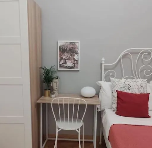 Centralstation - Via Lazzaroni 公寓 *