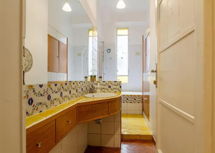 Centralstation - Via Lazzaroni *