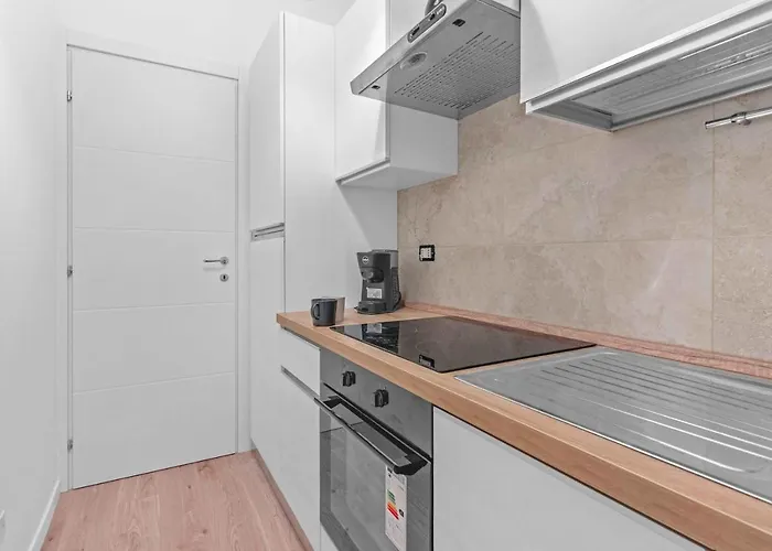 Tul18 - New With Modern Design - Апартаменты *