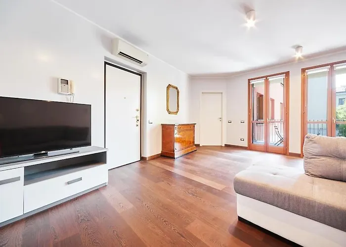 Large Navigli * Milano