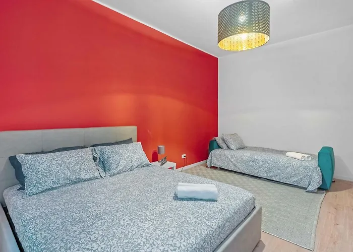 Tul18 - New With Modern Design - * Milano