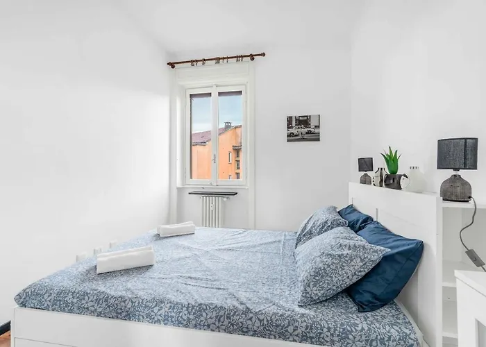 公寓 Mi8 -10 Minutes From The Duomo- Large 米兰