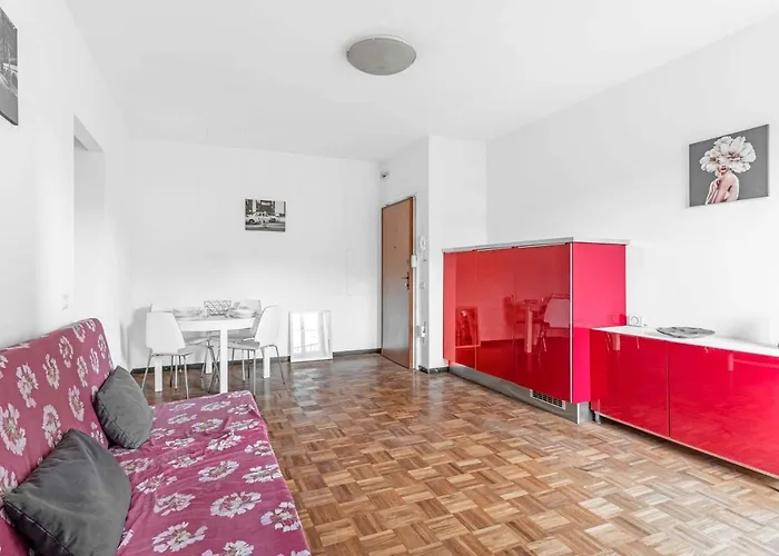 Mi8 -10 Minutes From The Duomo- Large 米兰