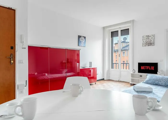 Mi8 -10 Minutes From The Duomo- Large * 米兰