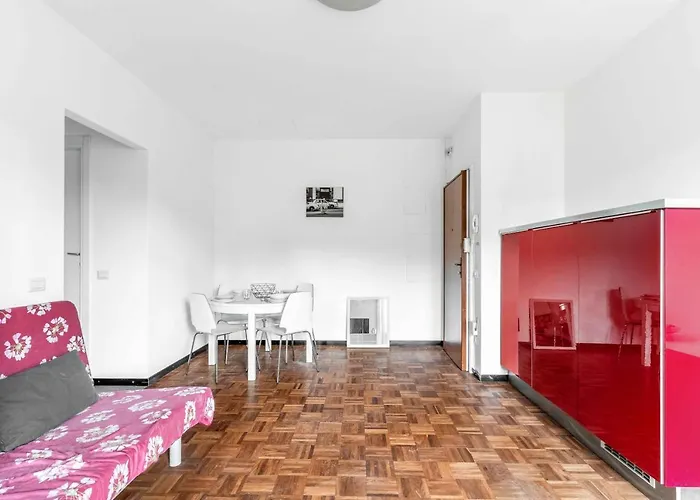 Mi8 -10 Minutes From The Duomo- Large 米兰