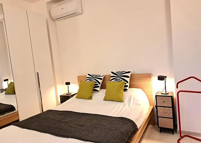 B Apartment *