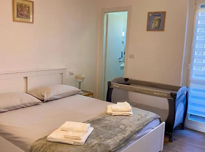 Daniela's Spazioso Ai Navigli *