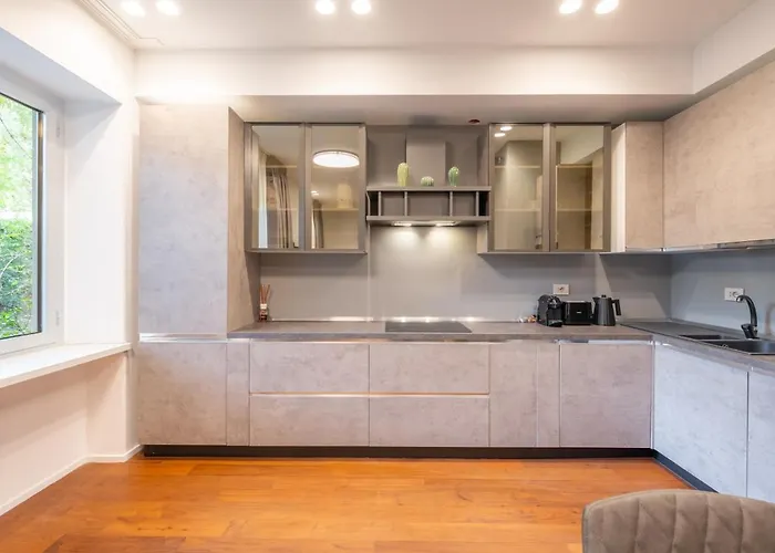 We - Broletto Boutique Mailand