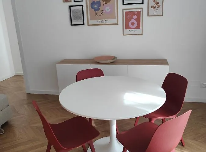 Elegante Bilocale A Con Balcone Apartman Milánó