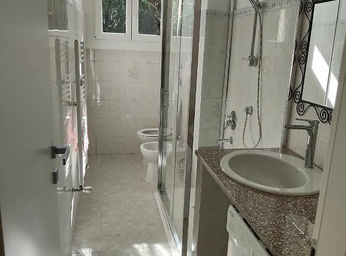 Elegante Bilocale A Con Balcone Apartman