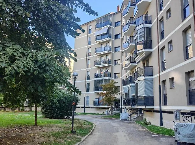 Elegante Bilocale A Con Balcone * Milánó