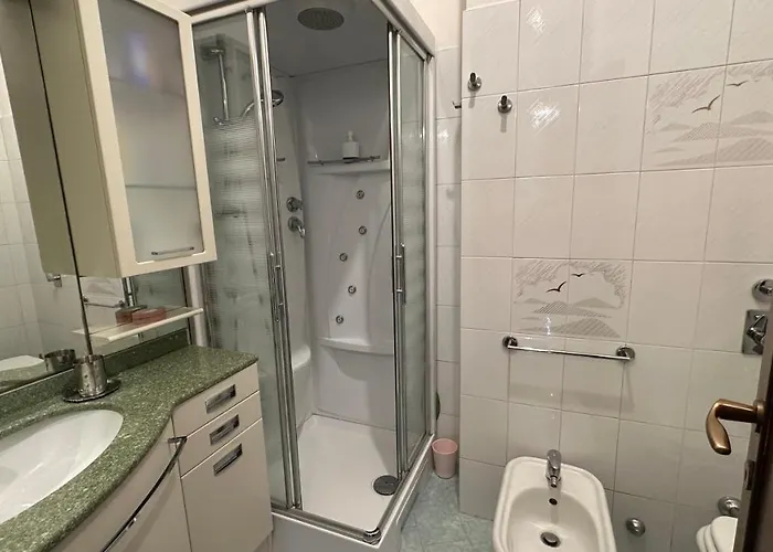 Dehomes - Two Bedrooms, Terrace, Wi-fi, Tram To Centre & Rho Fiera Apartmán *