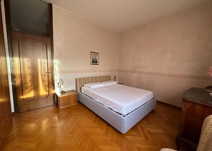 Dehomes - Two Bedrooms, Terrace, Wi-fi, Tram To Centre & Rho Fiera