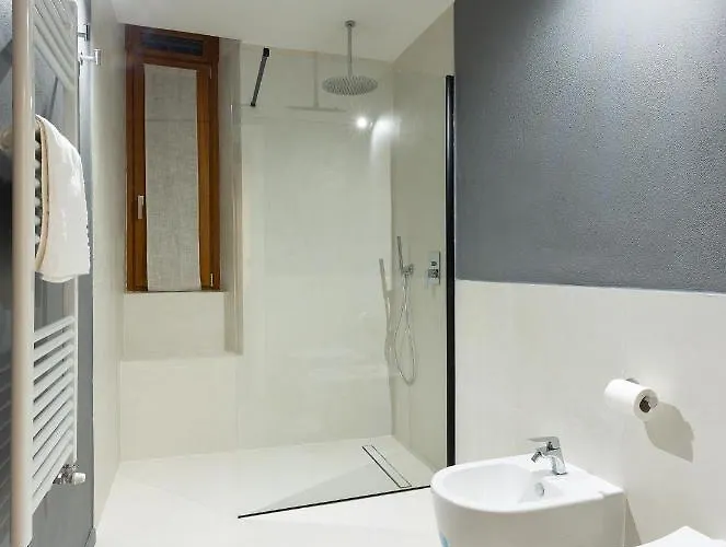 Hl - Darsena, Navigli Milano, Via Torino *