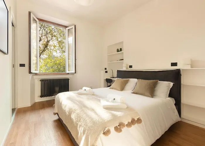 Hl - Darsena, Navigli Milano, Via Torino