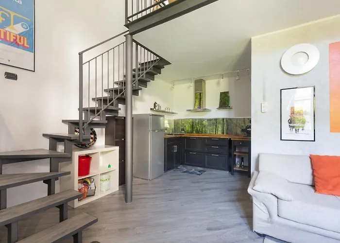 Guesthost - Vigentino Loft With Terrace Милан