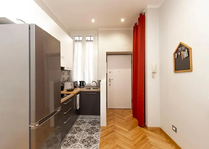 The Italian Design - 10 Minutes To Duomo