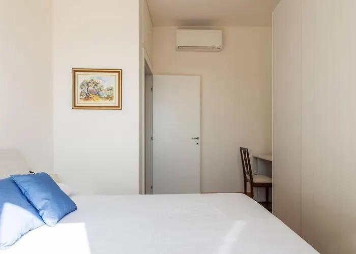 Elegante Bilocale San Calocero Apartamento Milão