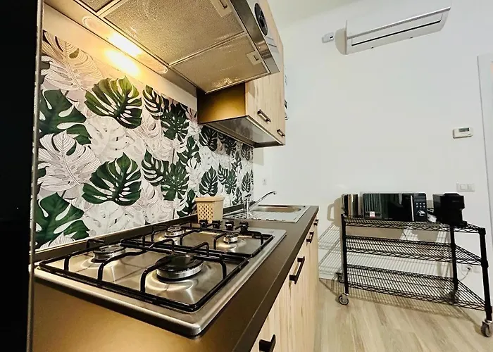 Kibilu - Via Valtellina - Quartiere Isola - Stazione Garibaldi - Monumentale - Vicinanze Brera Milán