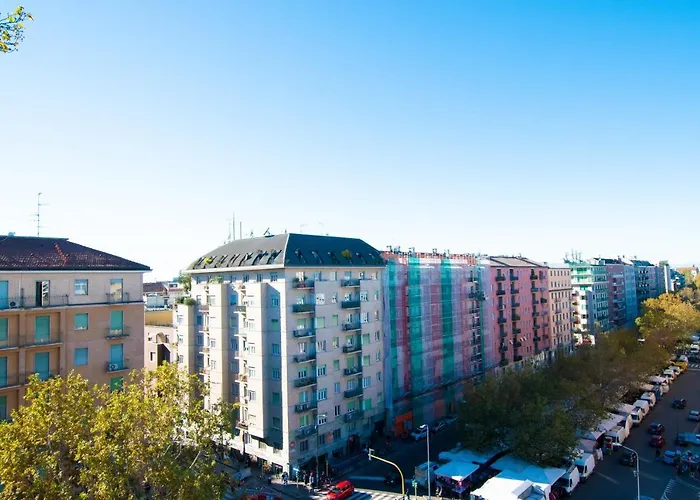 I Host - Sant'agostino 7 *