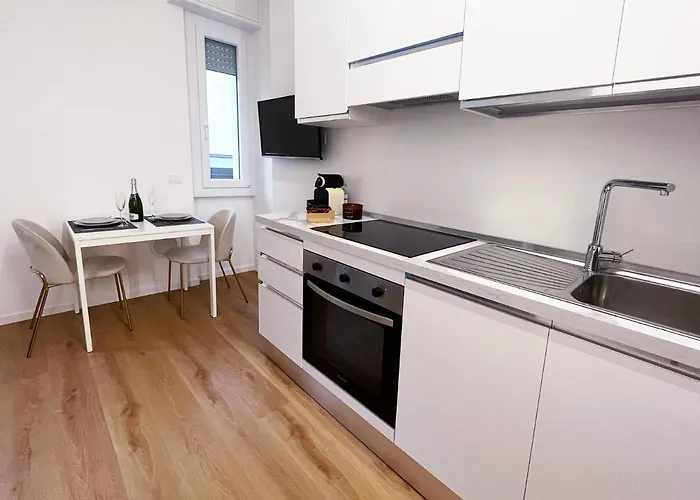 Duomo 15 Minuti - Led House شقة *