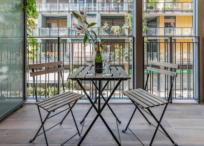 Luxury - Free Parking - Duomo-navigli Apartmán