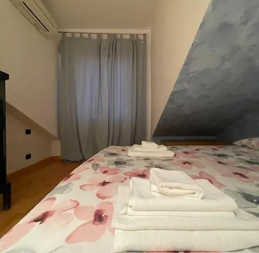 Attic Апартаменты Милан