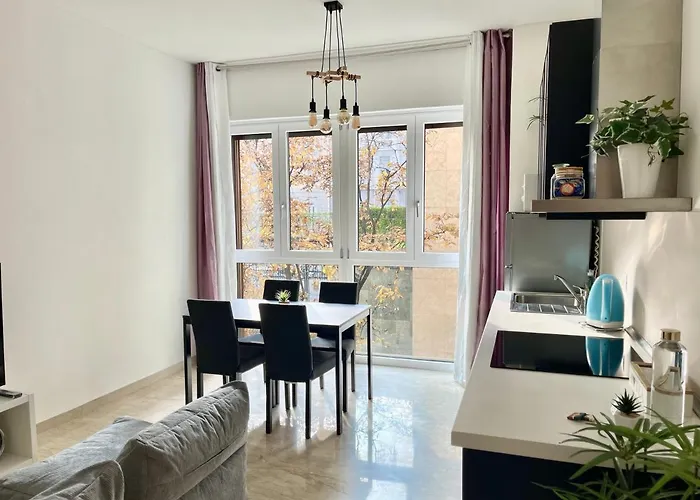 The White House, Modern In Center Appartement *