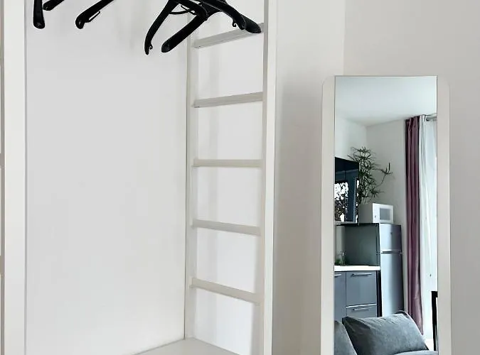 The White House, Modern In Center Appartement *