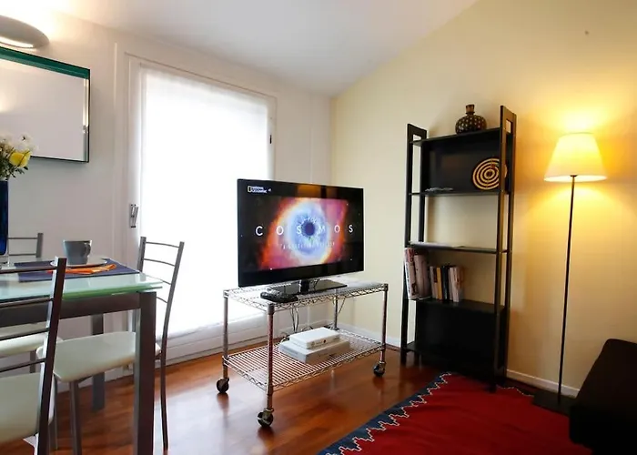 Appartement Charming In Brera/centre *