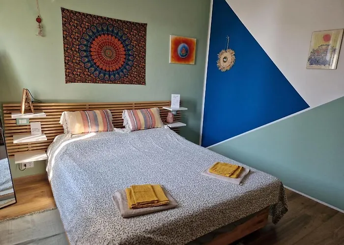 Appartement Into The World