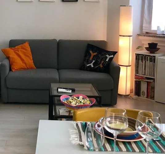 Intero Lgbtq+ Zona Loreto Милан