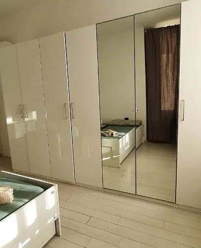 Intero Lgbtq+ Zona Loreto * Милан