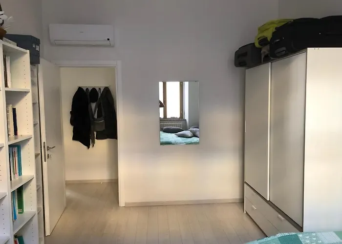 Intero Lgbtq+ Zona Loreto Милан