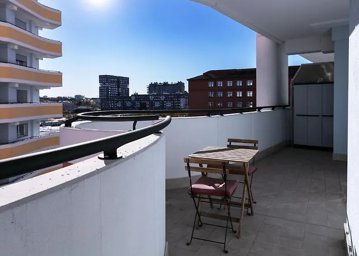 Dehomes - Bicocca Village 28