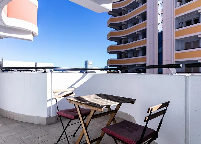 Dehomes - Bicocca Village 28 Milán