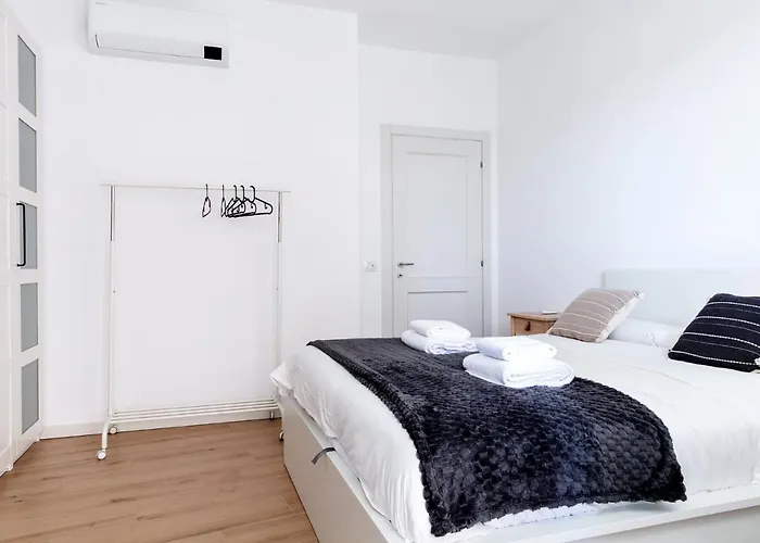 Dehomes - Bicocca Village 28